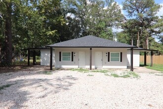 Building Photo - 240 Mill St