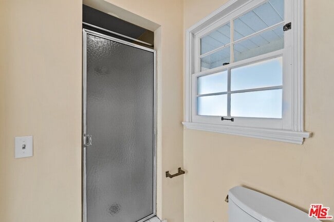 Building Photo - 17117 Weddington St