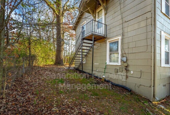 Building Photo - 311 Hedgewood Dr