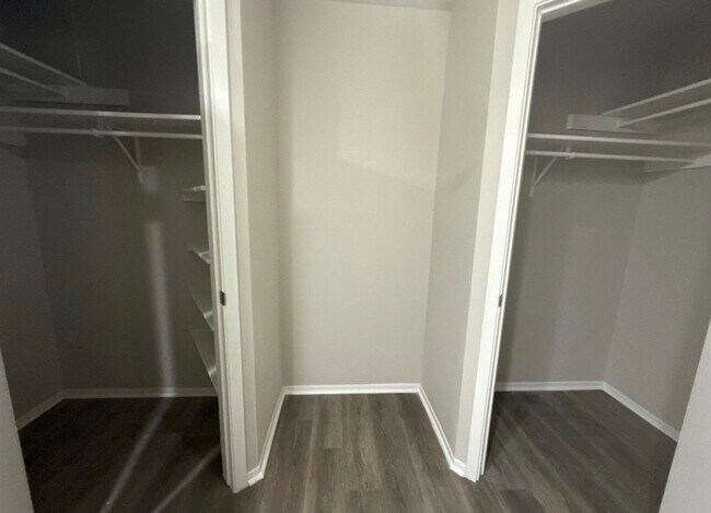 Building Photo - 11754 Spring Song Dr