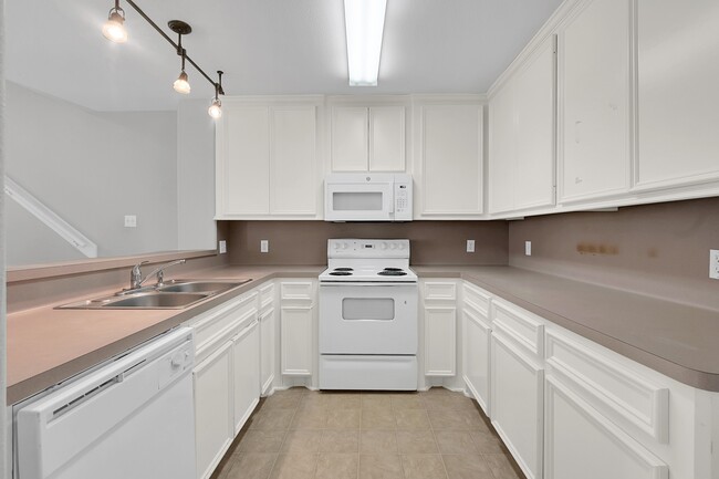 Building Photo - 135 Binnacle Ct