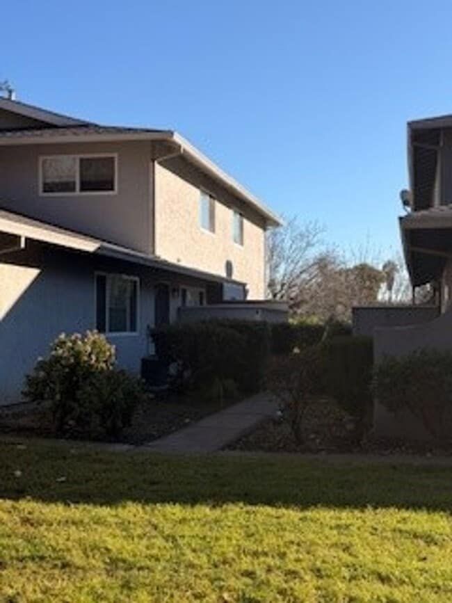 Building Photo - Eldorado on the Park