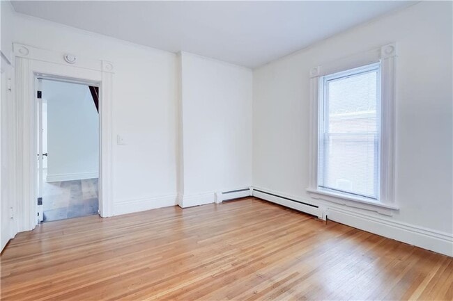 Building Photo - 8 Sibley Pl