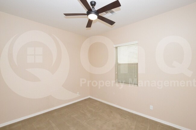 Building Photo - 1522 E Hummingbird Way