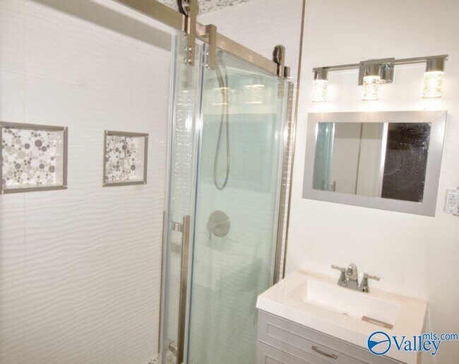Building Photo - 4624 Daugette Dr NW