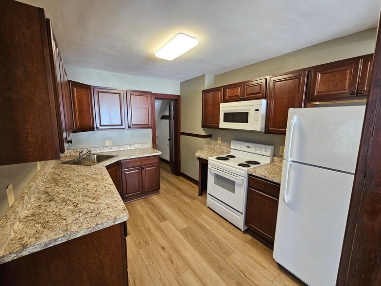 Kitchen - 161 N Park St