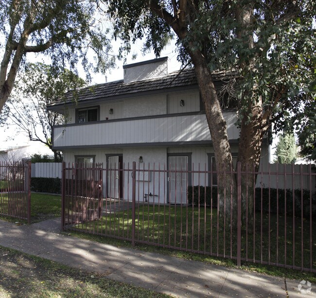 Building Photo - 6508 Coldwater Canyon Ave