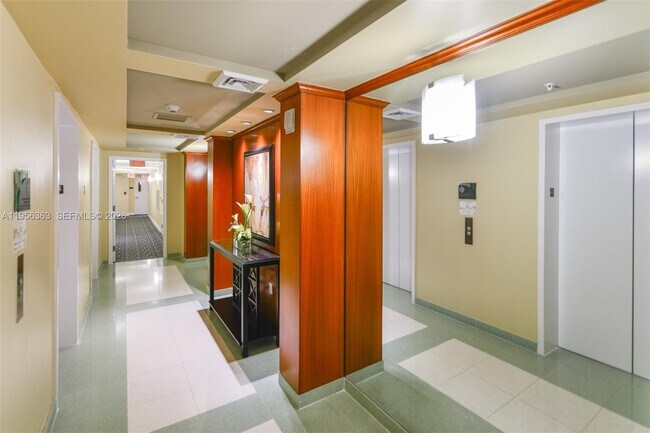 Building Photo - 1755 E Hallandale Beach Blvd