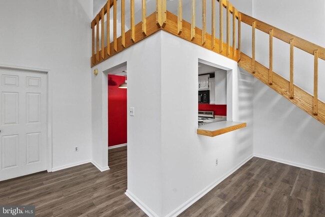 Building Photo - 707 Mountainview Dr