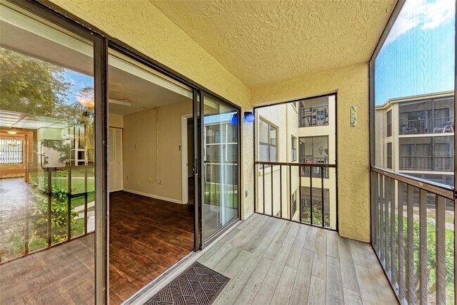 Building Photo - 305 30th Ave W