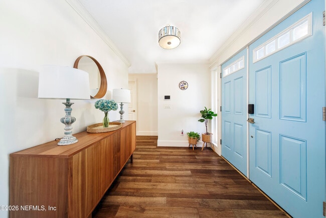 Building Photo - 506 Cali Dr