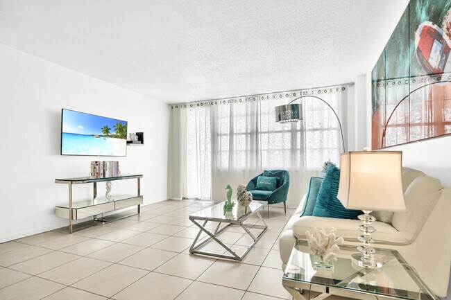 Building Photo - 3725 S Ocean Dr