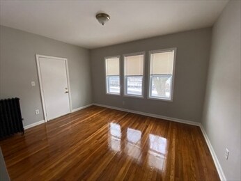 Building Photo - 25 Business St