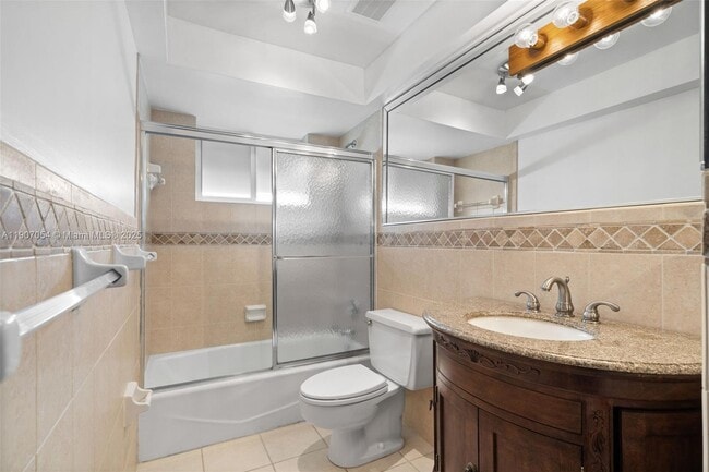 Building Photo - 1175 NE 102nd St