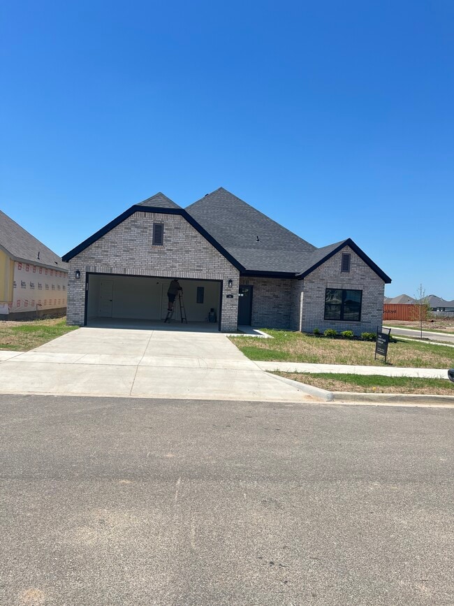 Building Photo - 381 S Benchmark Ln