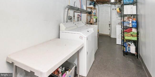 Building Photo - 852 Fairfax Rd