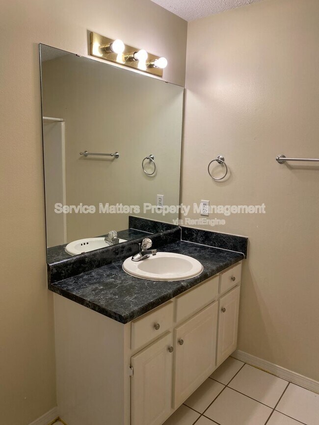 Building Photo - 6969 Weatherwood Dr