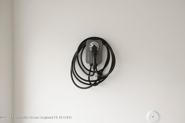 Building Photo - 3 Valiant Ct