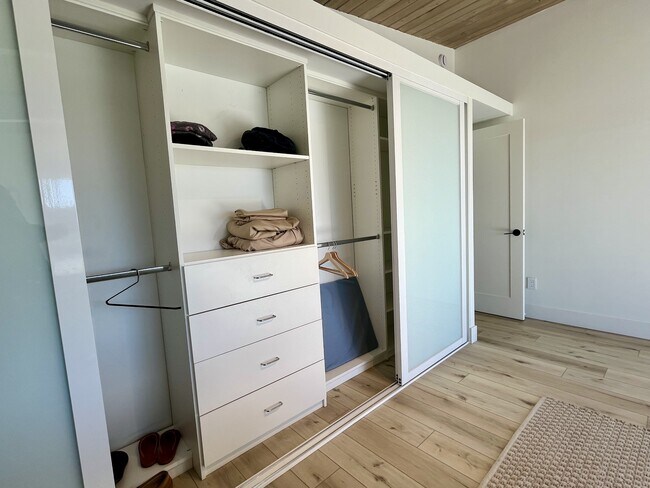 Building Photo - 2503 Aster St