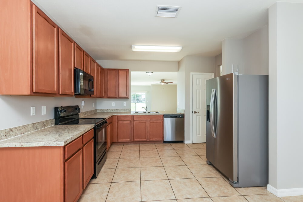 Building Photo - 320 SE 3rd St