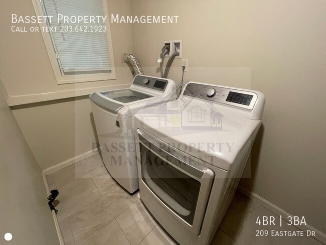 Building Photo - 209 Eastgate Dr