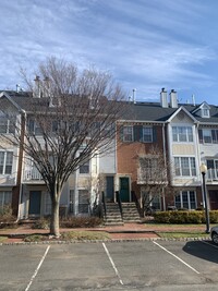 Building Photo - 22 Walnut St