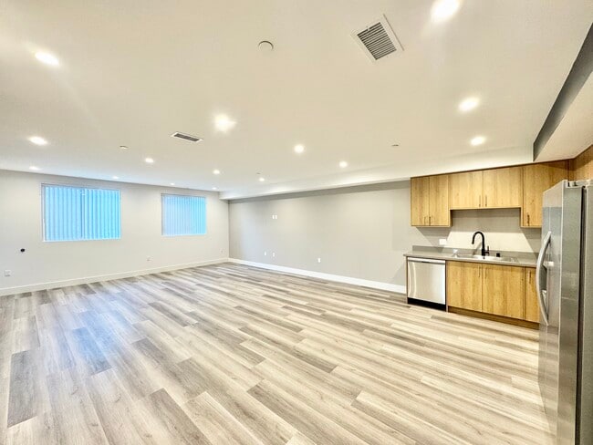 Building Photo - 11155 Huston St