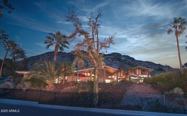 Building Photo - 3500 E Lincoln Dr