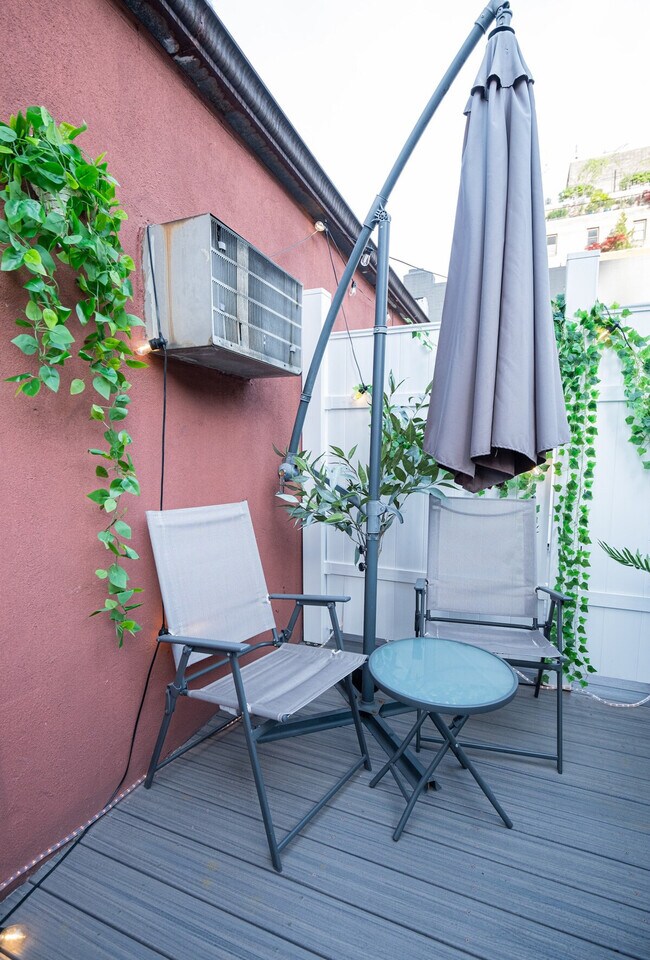 Building Photo - 328 E 74th St