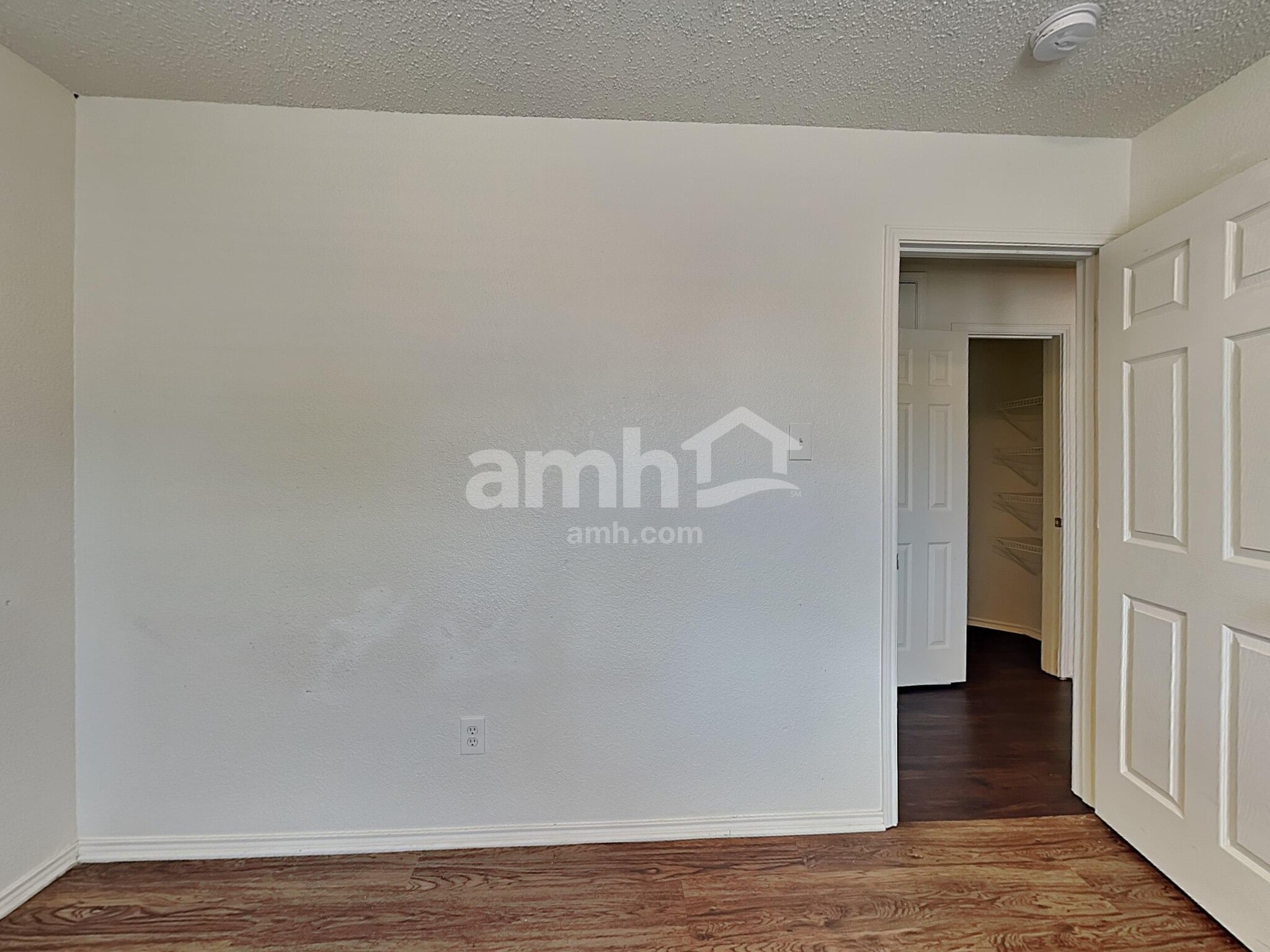 Building Photo - 1601 White Oak Rd