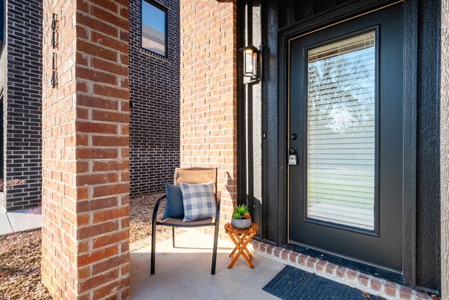 Building Photo - Very nice Newer Construction 3 Bedroom 2.5 Bathroom Townhome in The Heights