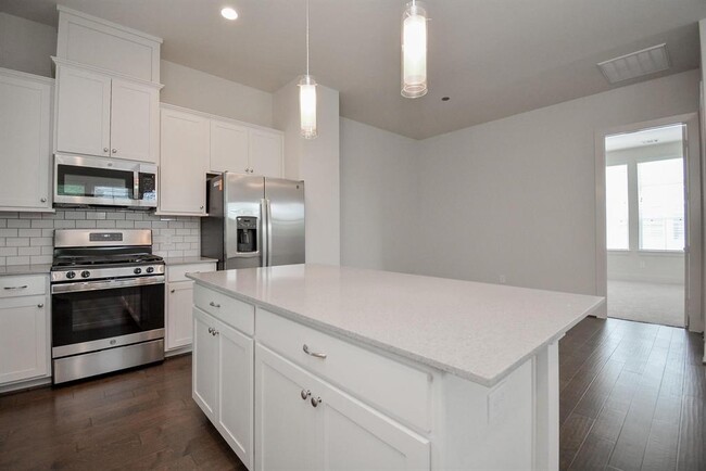 Building Photo - 6013 Cypress St