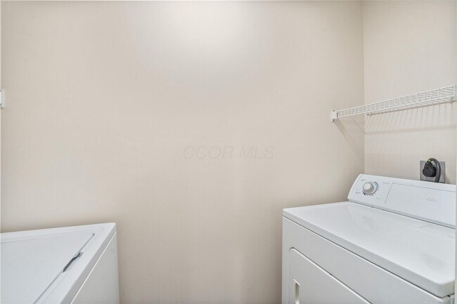 Building Photo - 5066 Stratford Pine Ln