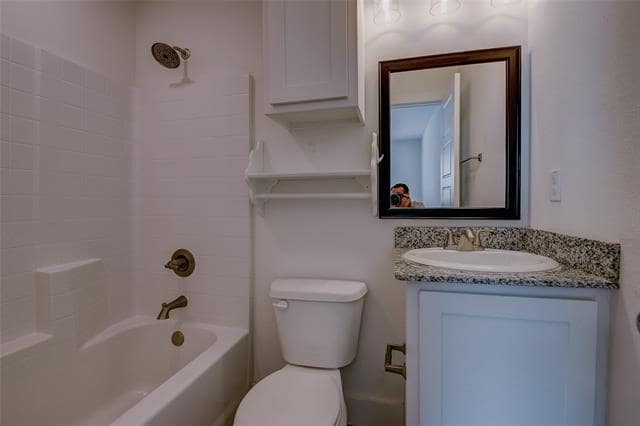 Building Photo - 402 Garrett Ct