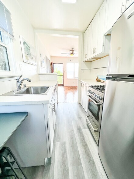 Building Photo - 239 Pacific St