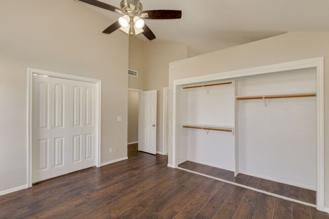 Building Photo - FABULOUS REMODELED HOME WITH POOL!