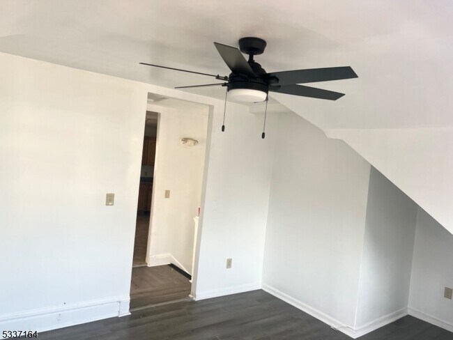Building Photo - 10 Noll Pl