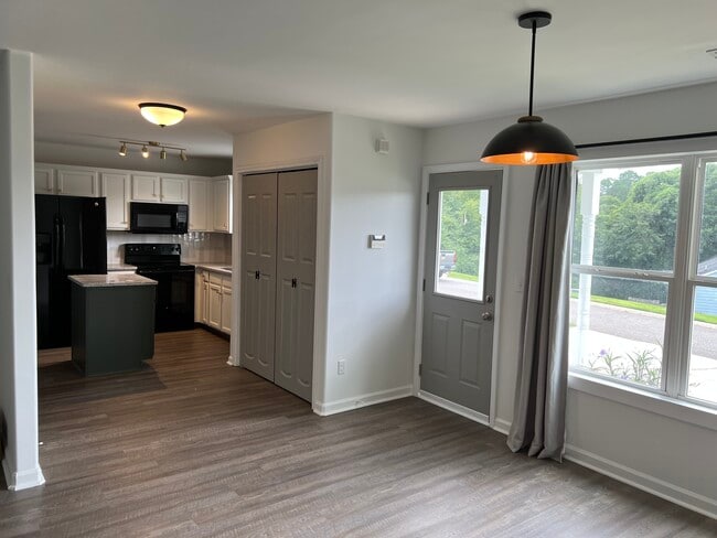 Building Photo - 242 Katydid Dr