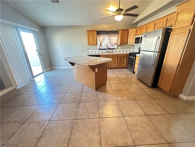 Building Photo - 4426 Cinema Ave