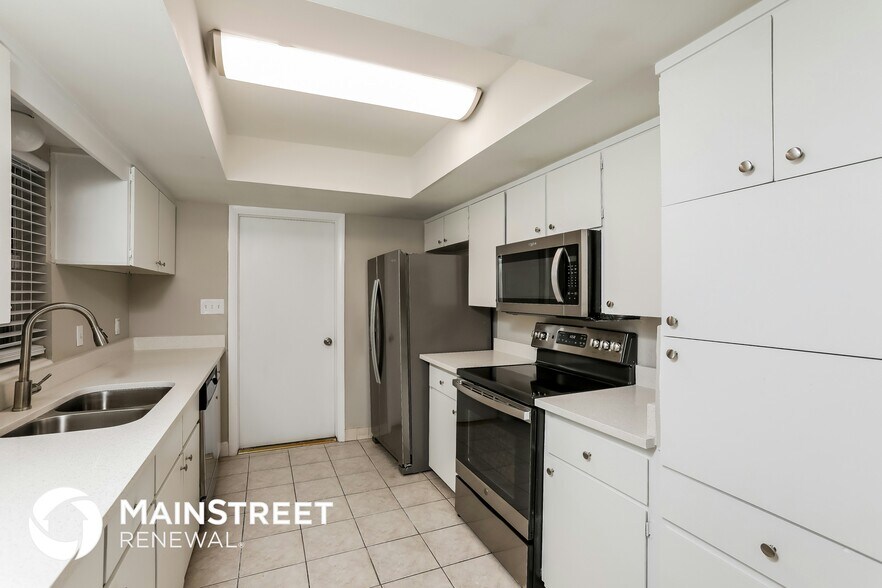 Building Photo - 1930 Shoshonee Trail