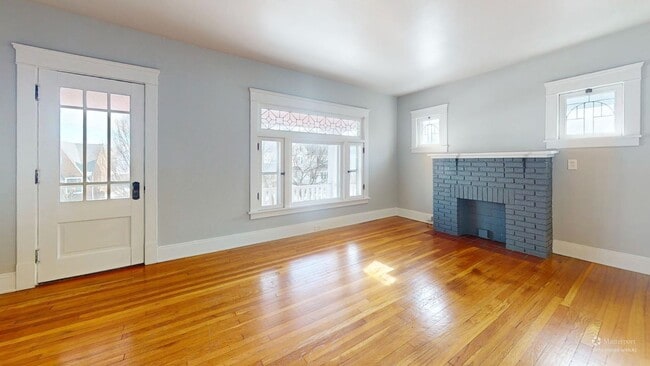 Building Photo - 2046 Wyandotte Ave