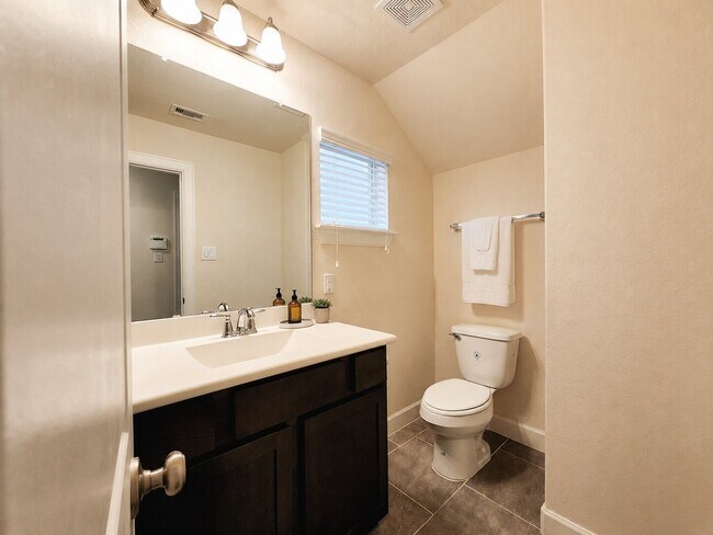 Building Photo - 10717 Madden Oaks Pl