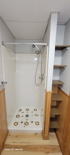 Bathroom - 1 Library St