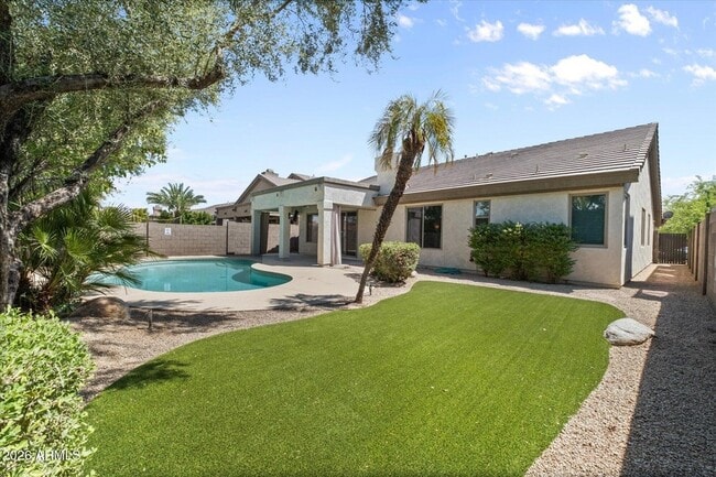 Building Photo - 6422 E Blanche Dr