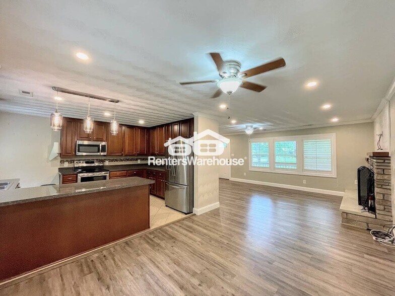 Building Photo - 421 Fernwood Farms Rd