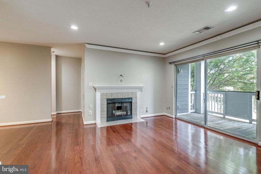 Building Photo - 20311 Beechwood Ter