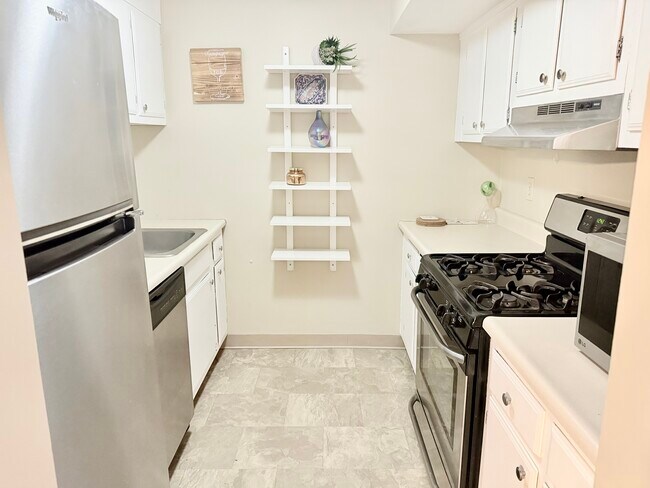 Building Photo - 5 Louisburg Square