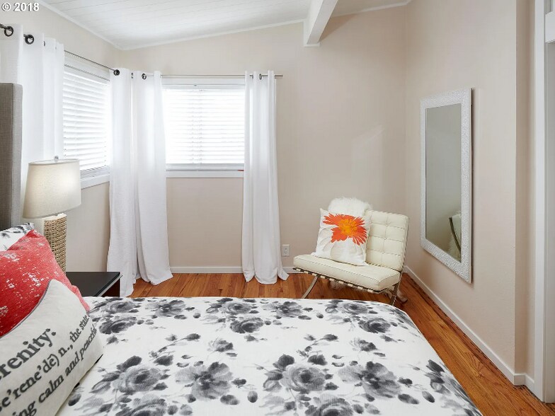 Building Photo - 12920 SW Faircrest St