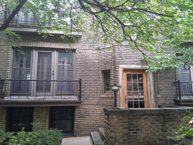Building Photo - 2469 Overlook Rd