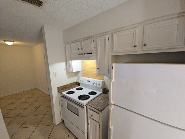 Building Photo - 1307 Brenda Ln